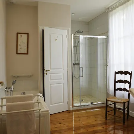 Bed and breakfast D'hotes Du Bas Manoir 2*