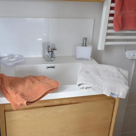 D'hotes Du Bas Manoir Bed and breakfast 2*