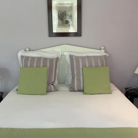 D'hotes Du Bas Manoir Bed and breakfast 2*