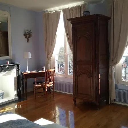 D'hotes Du Bas Manoir Bed & Breakfast 3*