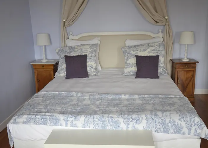 D'hotes Du Bas Manoir Bed & Breakfast 3*